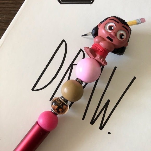Disney Doorables: Moana: Chef Tui handmade beaded pen - Picture 1 of 3